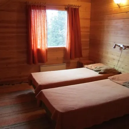 Rukajarven Kelopirtit Cottages Casa de Férias *
